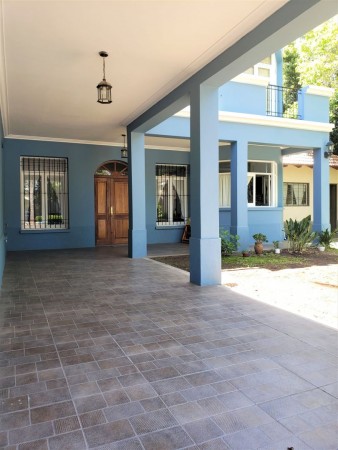 Venta de Casa 4 AMBIENTES en Villa Udaondo, Ituzaingo