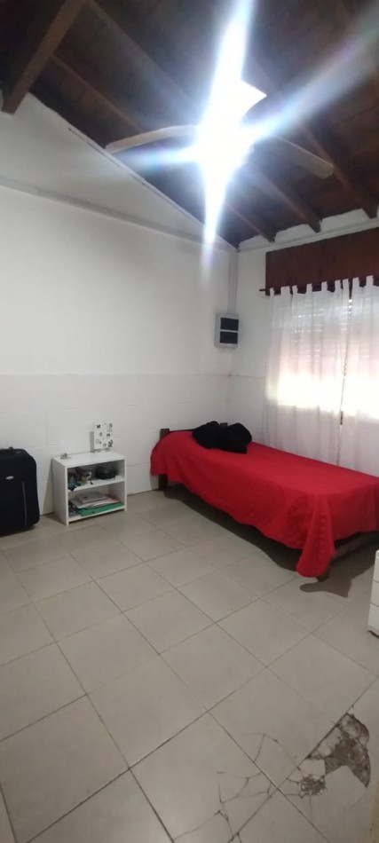 Alquiler Chalet 4 Amb C/Cochera en Castelar Sur
