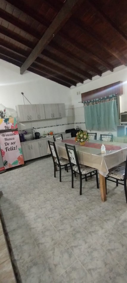 Alquiler Chalet 4 Amb C/Cochera en Castelar Sur