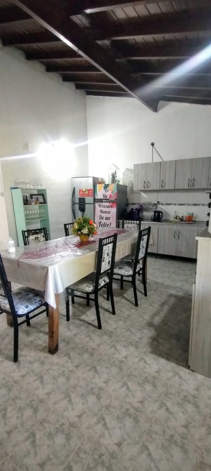 Alquiler Chalet 4 Amb C/Cochera en Castelar Sur