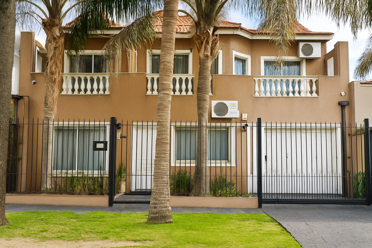 Chalet 5 Ambientes En Ituzaingo Norte Apto Credito