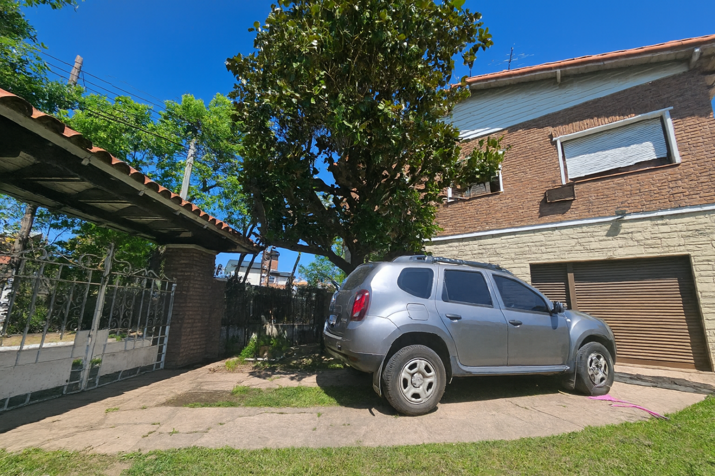 Chalet 6 Ambientes C/Fondo y Pileta En Castelar Norte