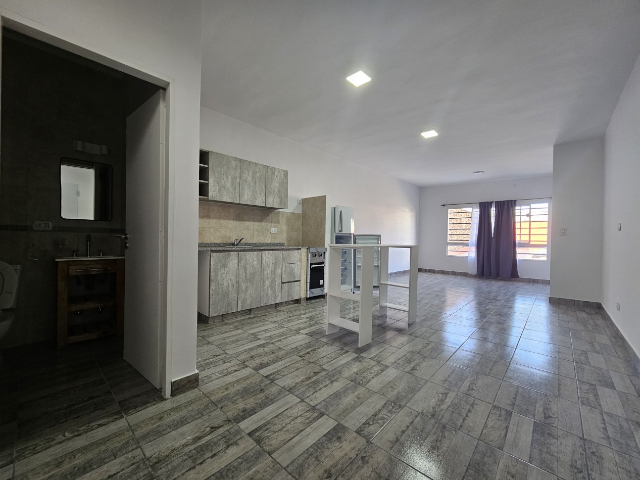 Alquiler Monoambiente Amplio Sin Expensas En Moron