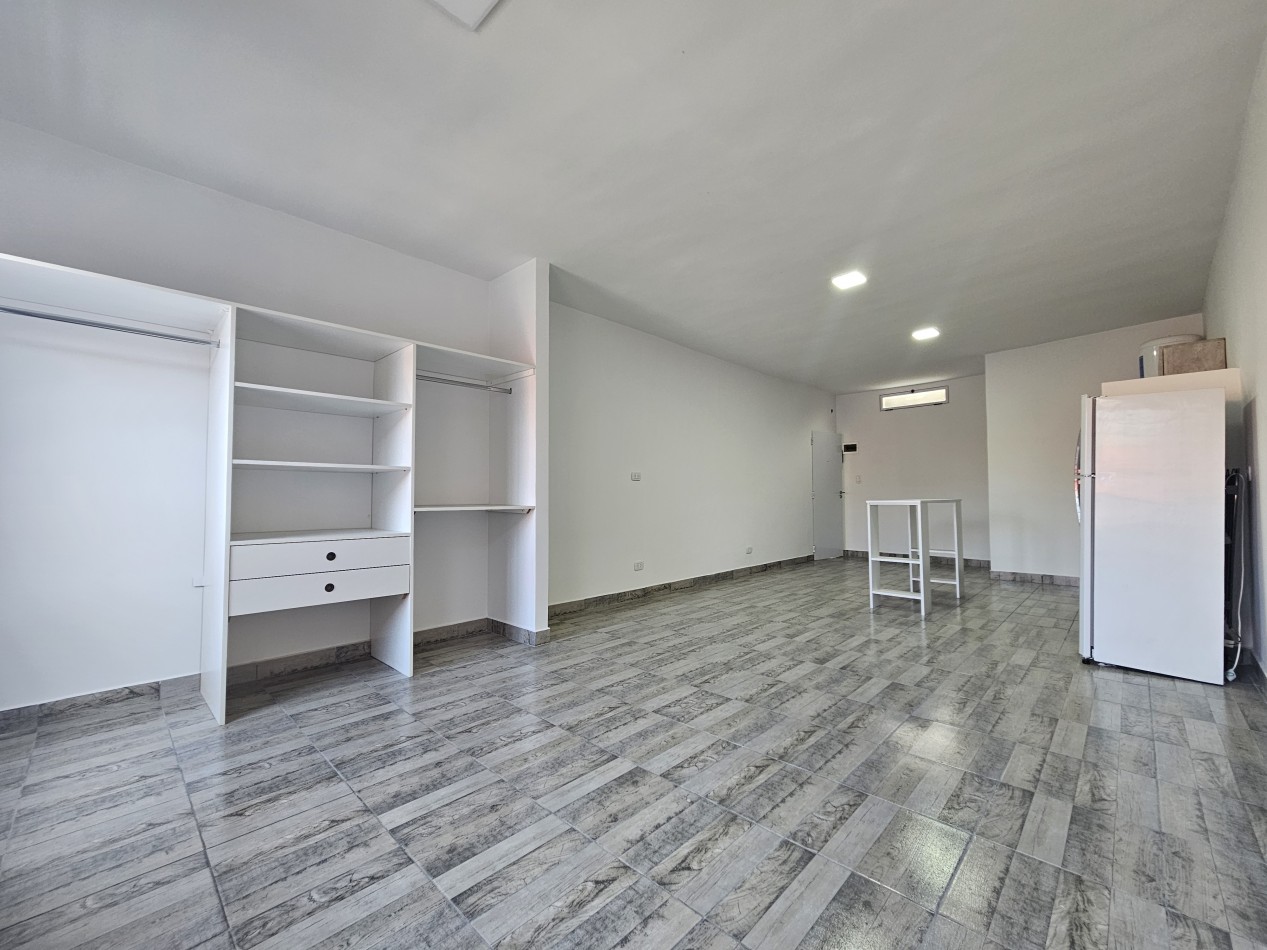 Alquiler Monoambiente Amplio Sin Expensas En Moron