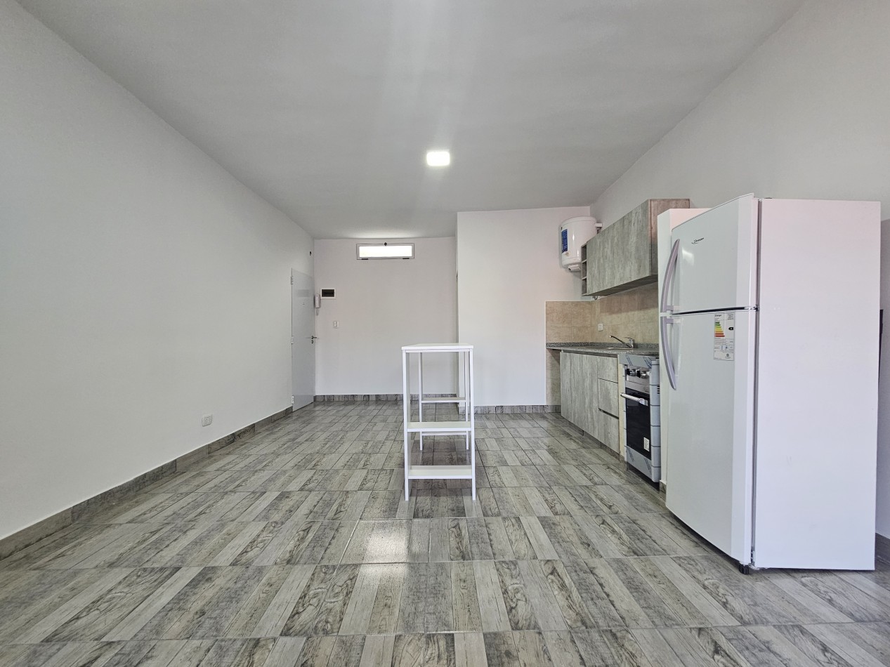 Alquiler Monoambiente Amplio Sin Expensas En Moron