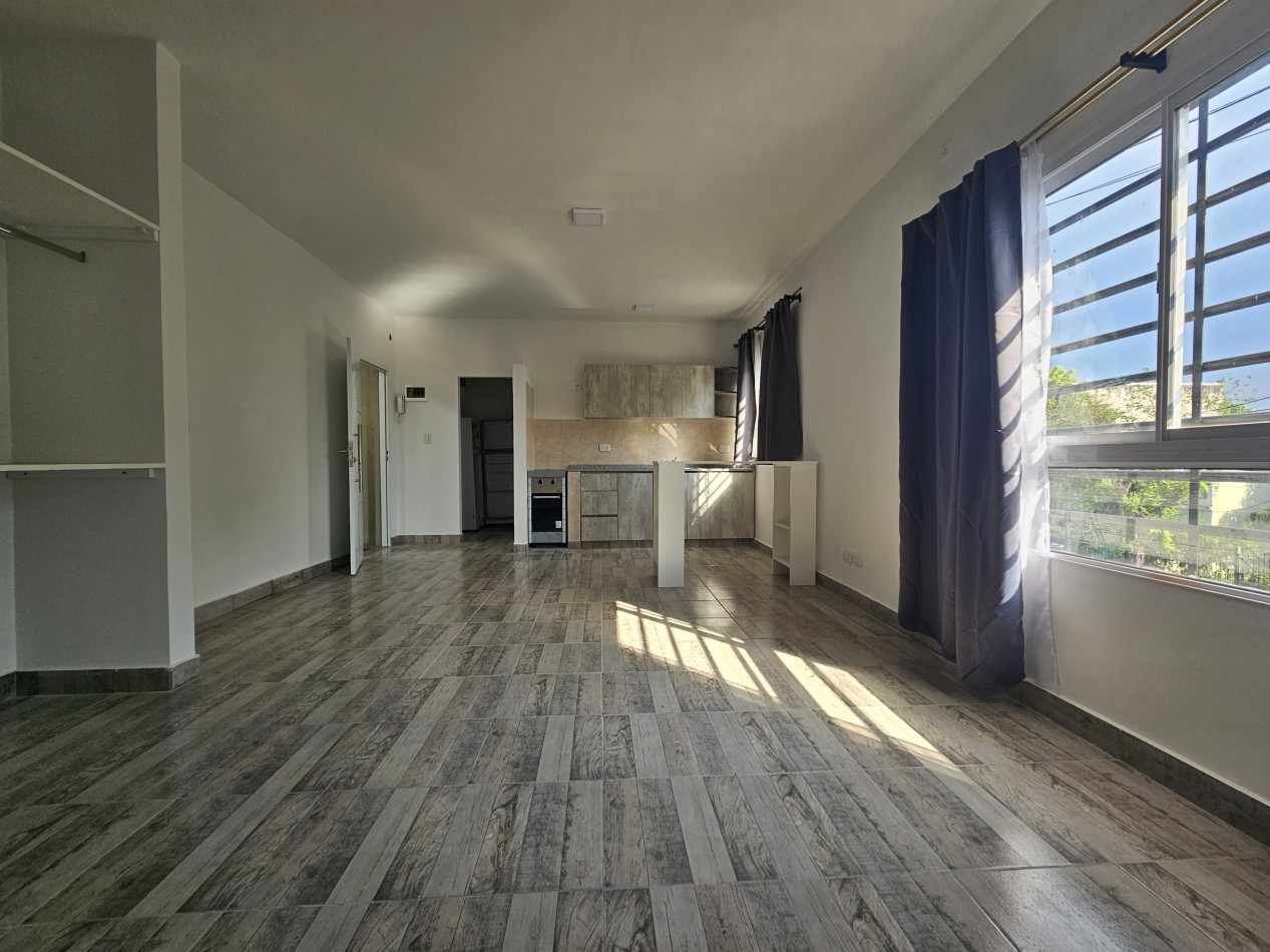 Alquiler Monoambiente Amplio Sin Expensas En Moron