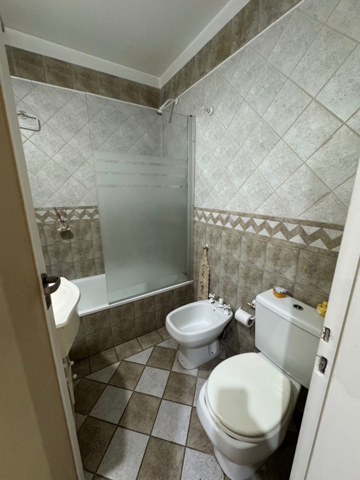 Chalet 5 Amb C/Cochera Y Fondo Libre En Ituzaingo Norte