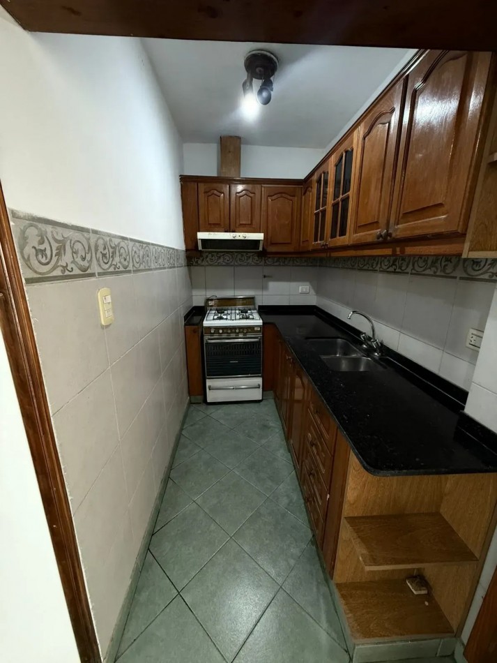 Casa 3 Ambientes con Cochera en Castelar Norte Apto Credito