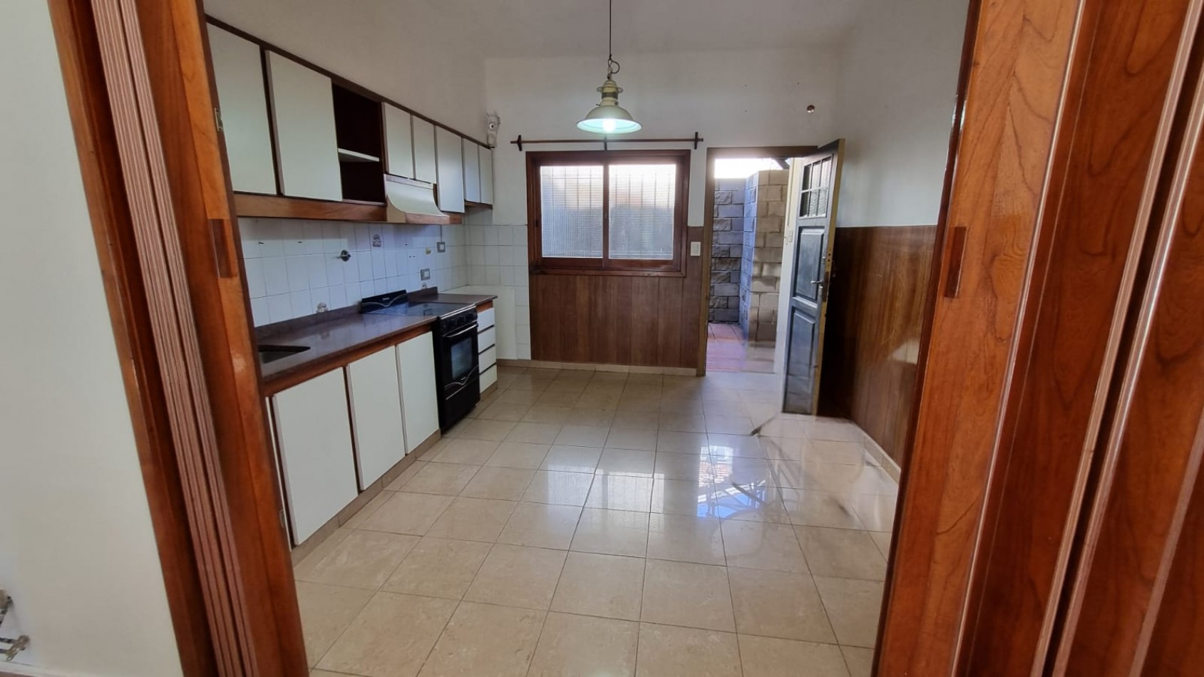 Alquiler Casa 3 Amb C/Patio En Castelar Norte