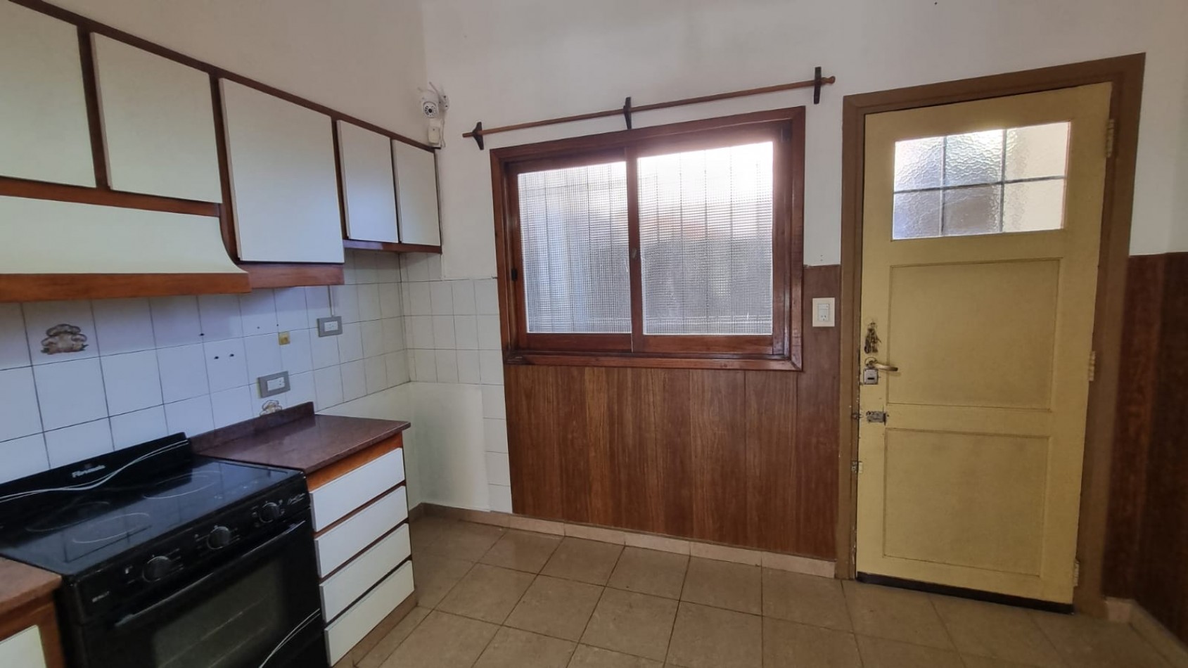 Alquiler Casa 3 Amb C/Patio En Castelar Norte