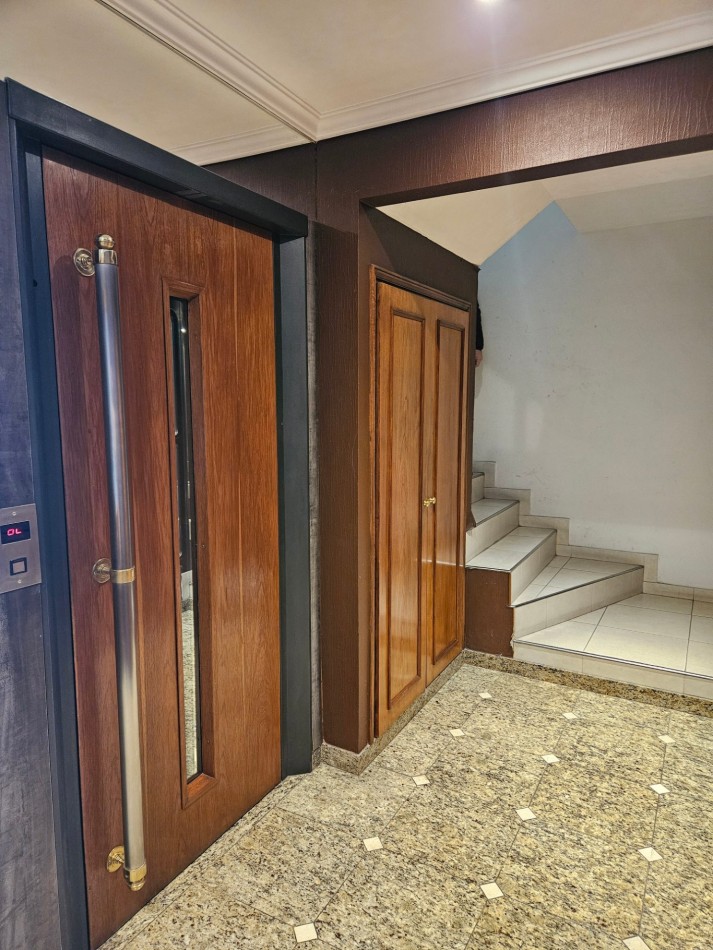 Piso de 5 Ambientes C/Cochera en el Centro de Castelar Norte