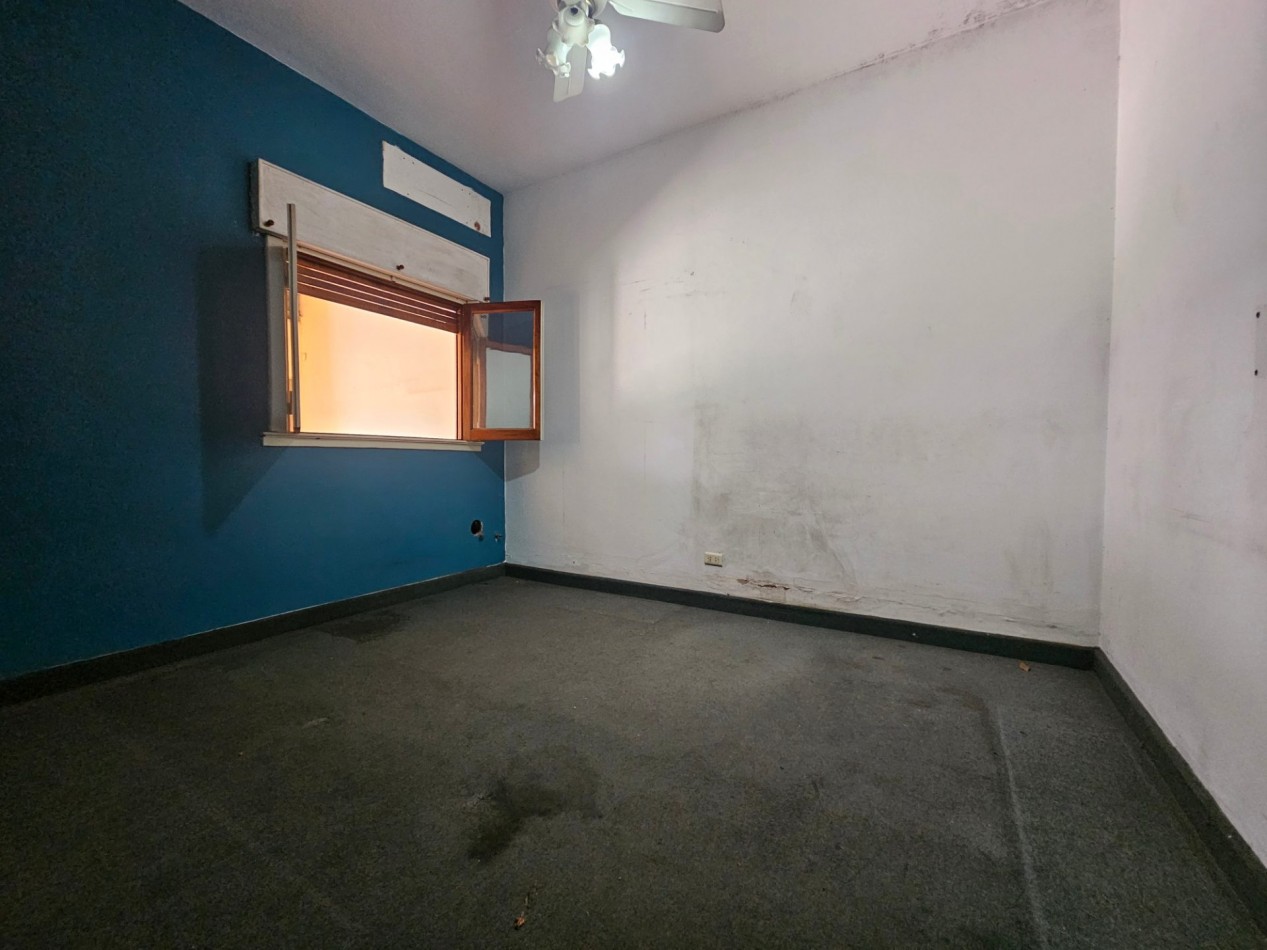 Casa + Galpon en Moron Zona Comercial