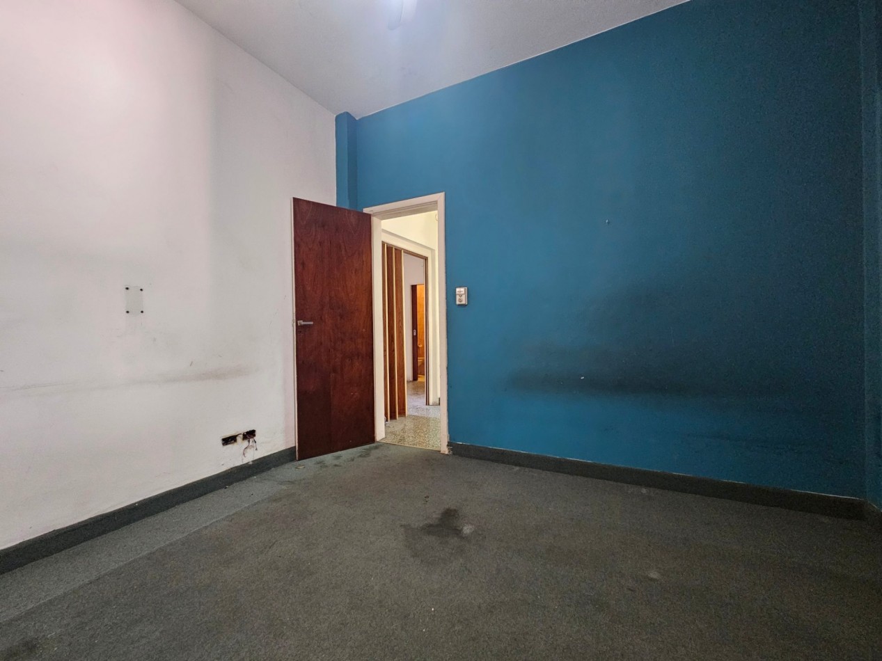 Casa + Galpon en Moron Zona Comercial