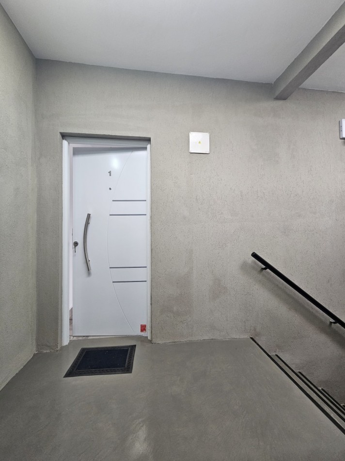 Alquiler Monoambiente Amplio Sin Expensas En Moron