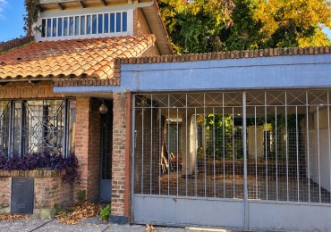Chalet a Reciclar sobre Lote de 8,66 x 42 m - Castelar Norte