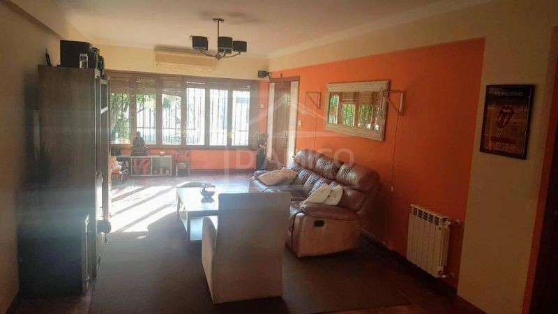 Venta de Casa 4 AMBIENTES en Castelar