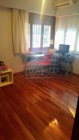 Venta de Casa 4 AMBIENTES en Castelar