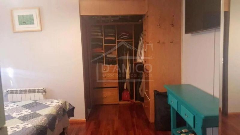 Venta de Casa 4 AMBIENTES en Castelar