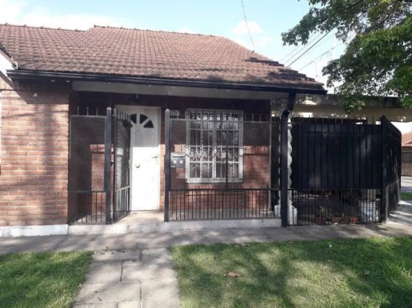 Venta De Duplex 4 Ambientes Con Cochera En Castelar Norte