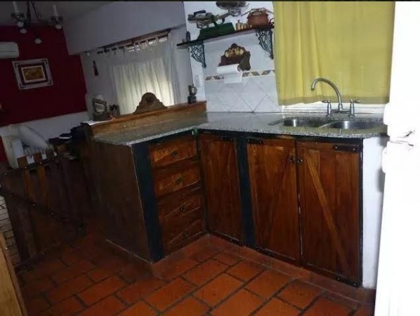 Venta De Casa 3 Ambientes en Castelar Norte