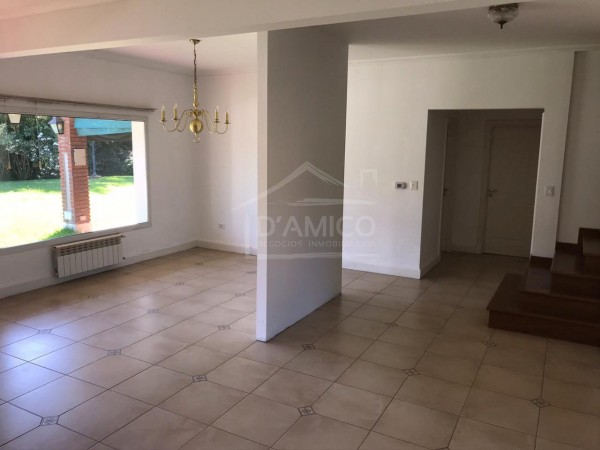 Venta de Casa 5 AMBIENTES en Barrio Cerrado Campos De Alvarez