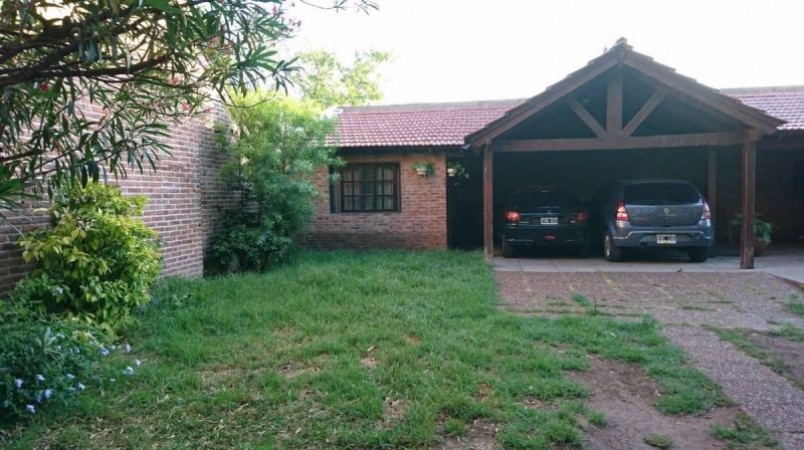 Venta De Chalet 4 Ambientes en Zona Residencial, Castelar Norte