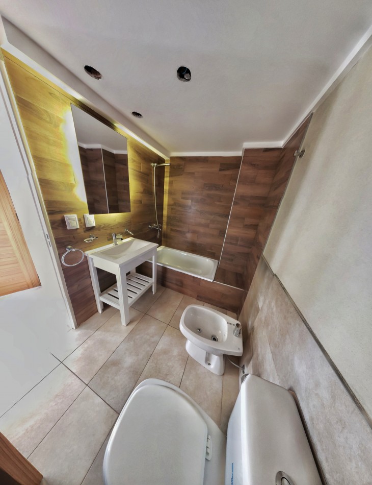 Depto 3 Ambientes Luminoso Con Doble Balcon En Moron Centro 
