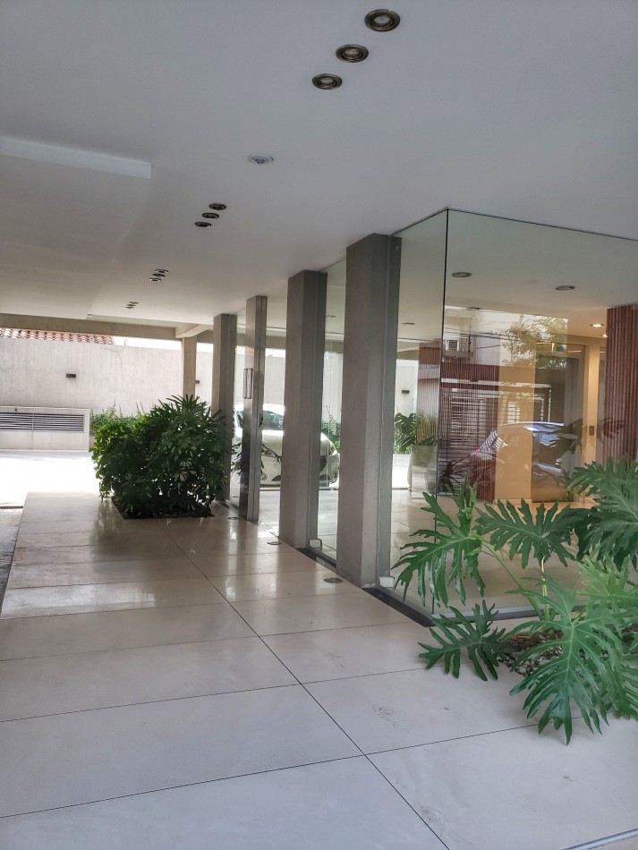 Depto 3 Ambientes Luminoso Con Doble Balcon En Moron Centro 
