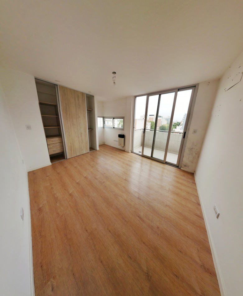 Depto 3 Ambientes Luminoso Con Doble Balcon En Moron Centro 