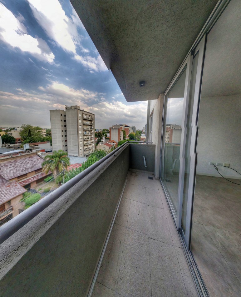 Depto 3 Ambientes Luminoso Con Doble Balcon En Moron Centro 