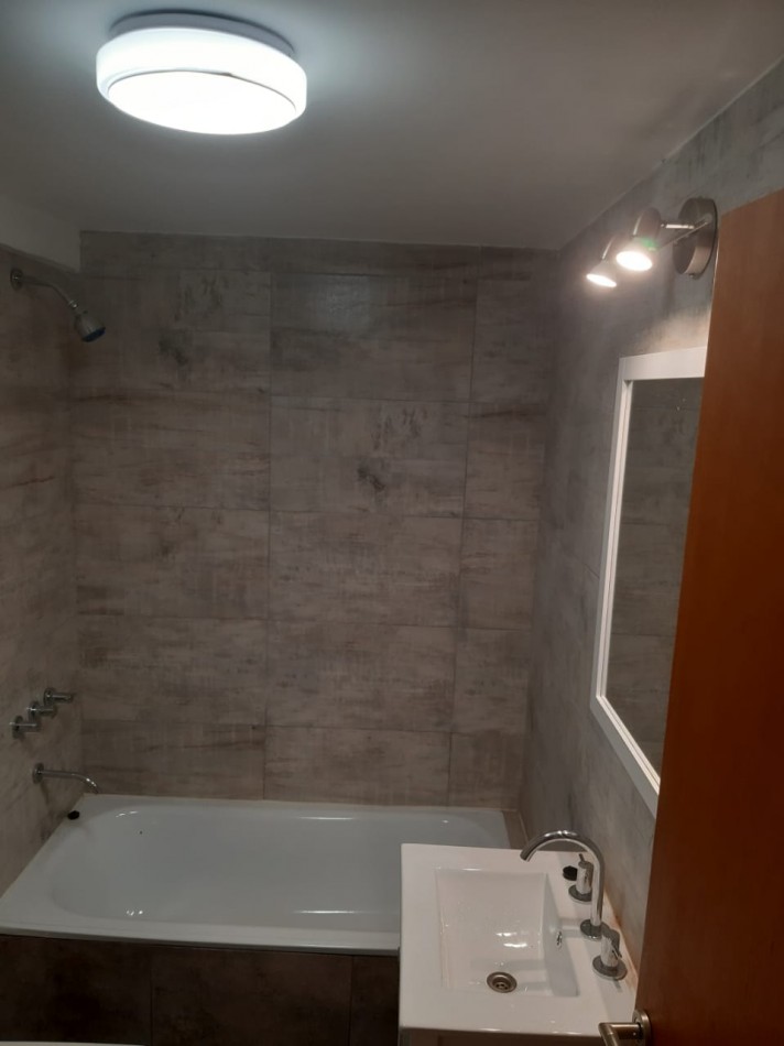 Alquiler Depto 2 Ambientes Con Balcon En Moron