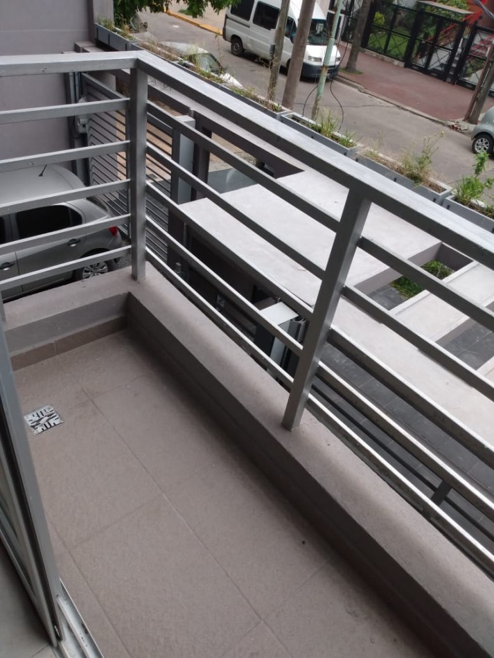 Alquiler Depto 2 Ambientes Con Balcon En Moron