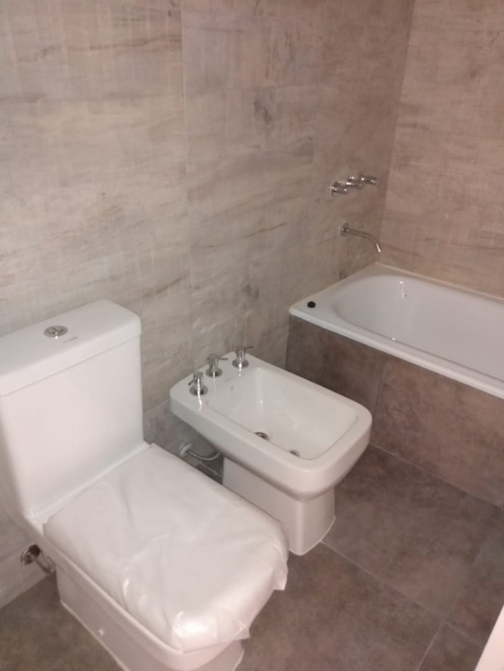 Alquiler Depto 2 Ambientes Con Balcon En Moron