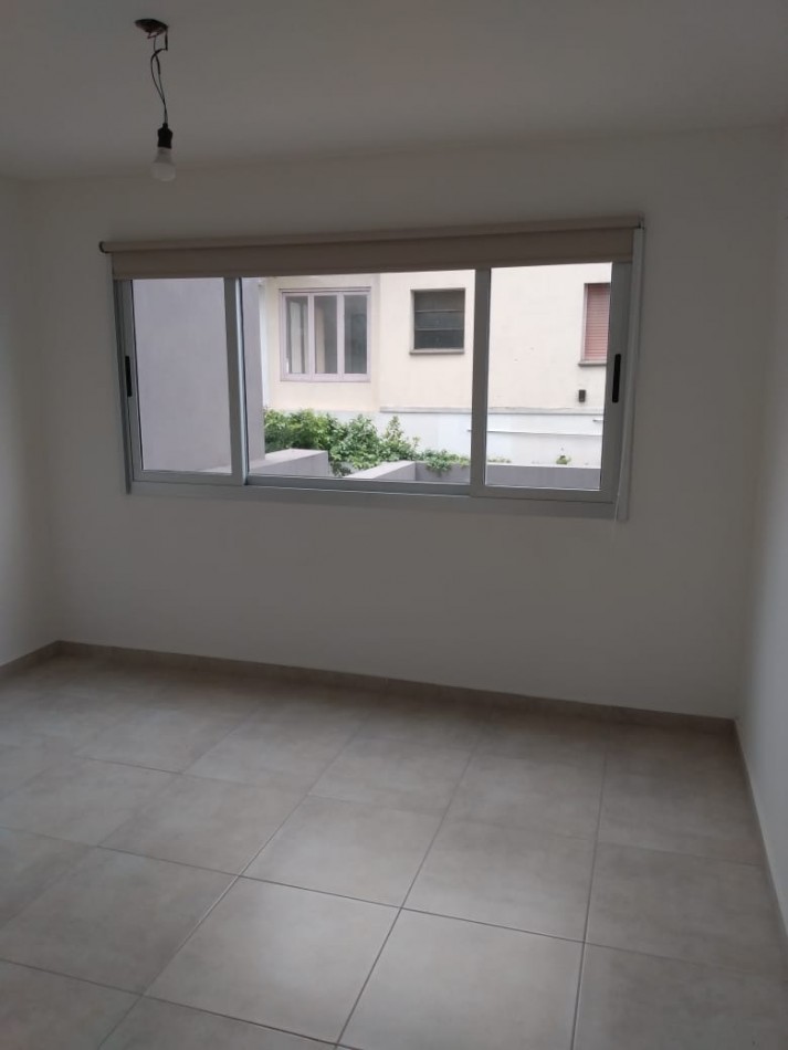 Alquiler Depto 2 Ambientes Con Balcon En Moron