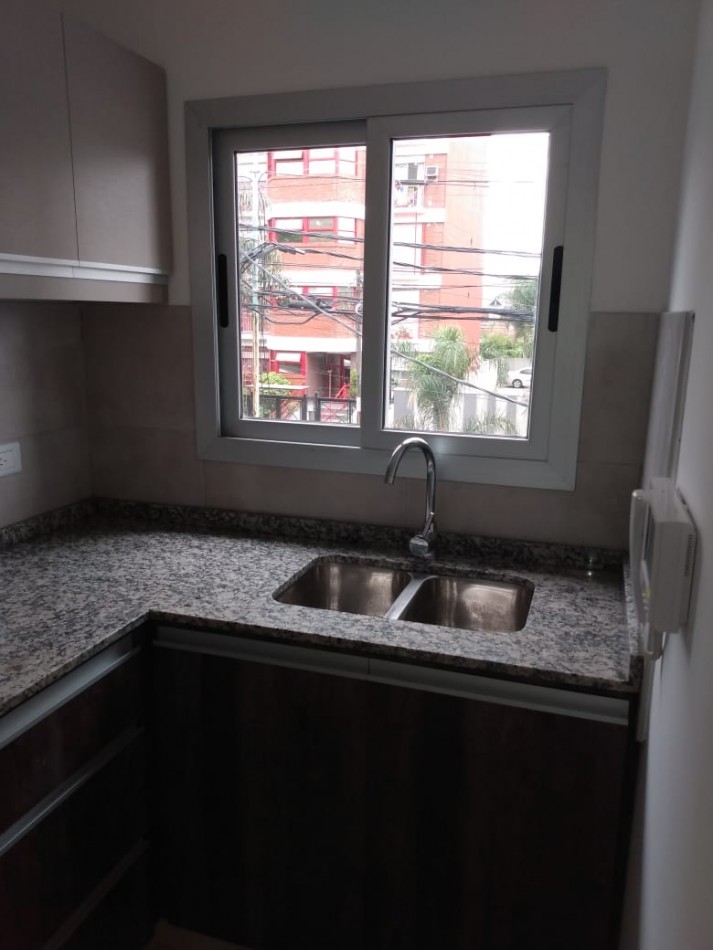 Alquiler Depto 2 Ambientes Con Balcon En Moron