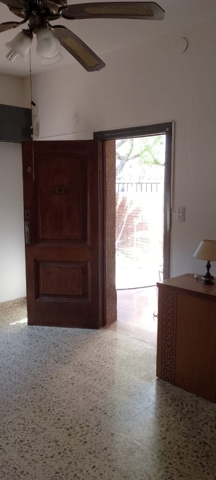 Alquiler Casa 3 Amb C/Cochera en Castelar Sur