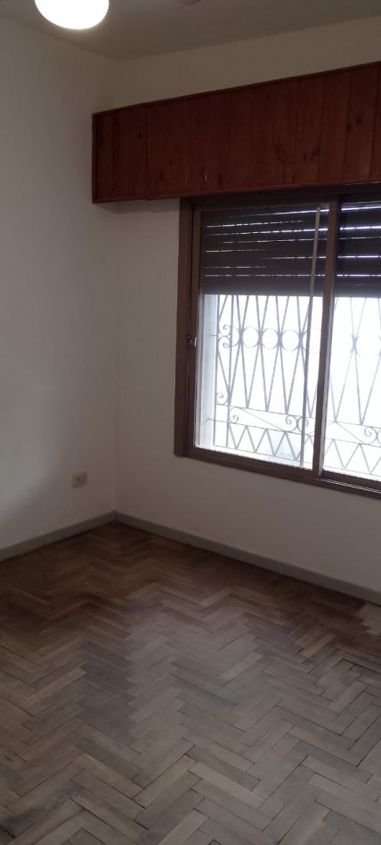 Alquiler Casa 3 Amb C/Cochera en Castelar Sur