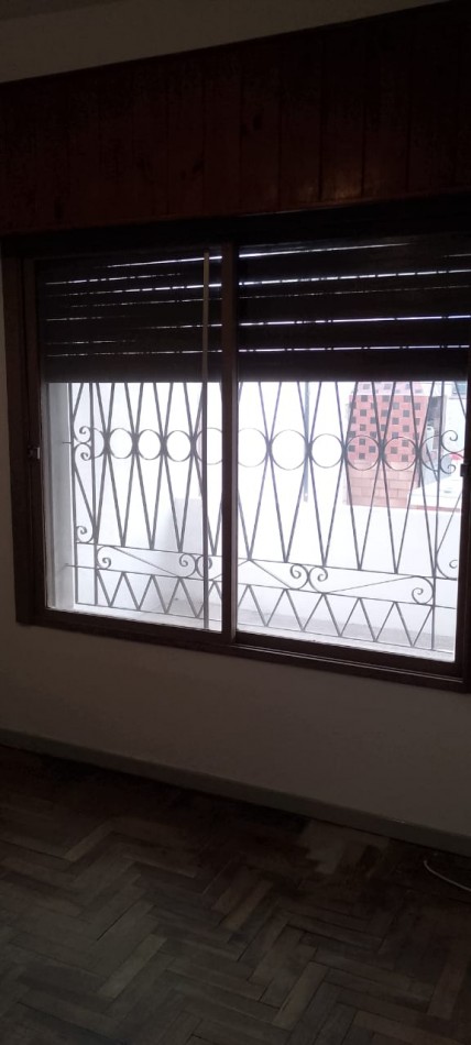 Alquiler Casa 3 Amb C/Cochera en Castelar Sur