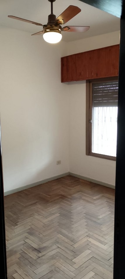 Alquiler Casa 3 Amb C/Cochera en Castelar Sur