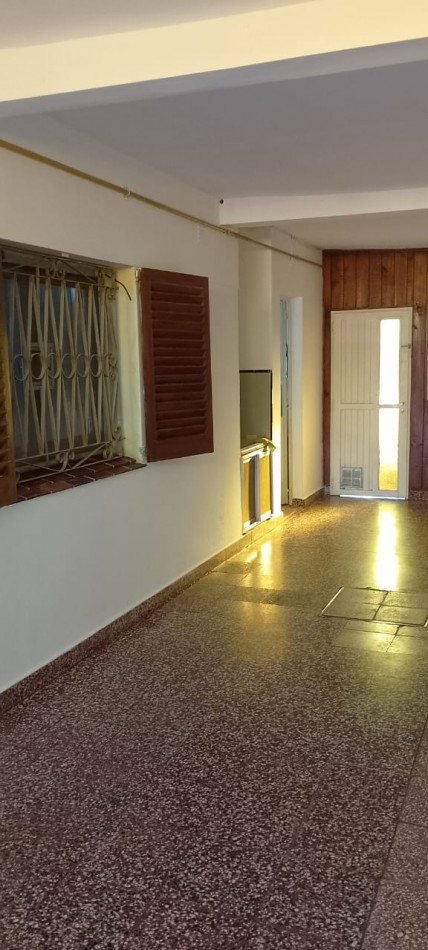 Alquiler Casa 3 Amb C/Cochera en Castelar Sur