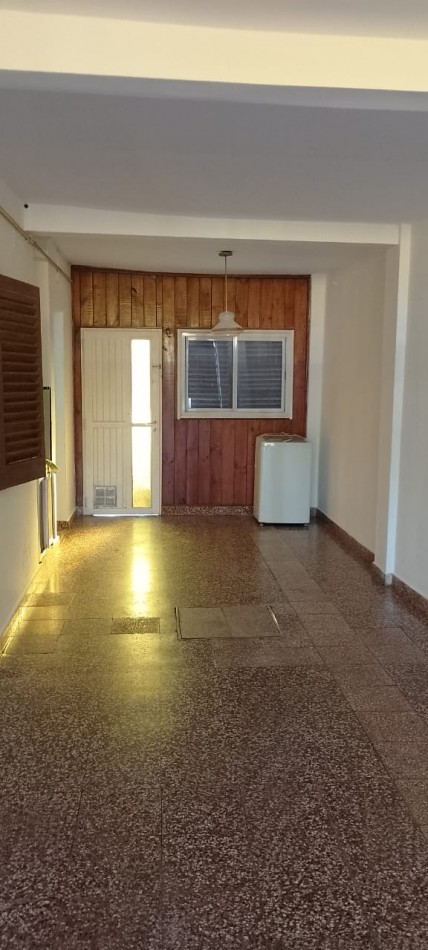 Alquiler Casa 3 Amb C/Cochera en Castelar Sur