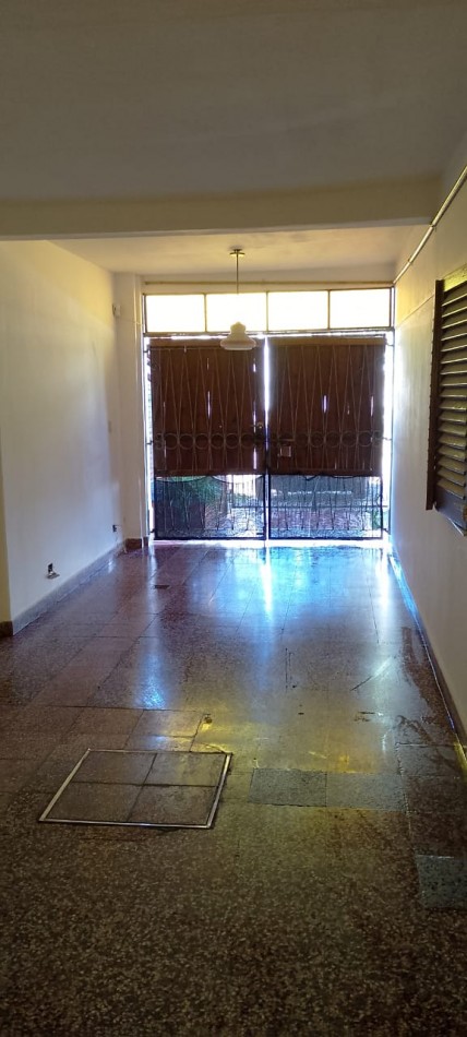 Alquiler Casa 3 Amb C/Cochera en Castelar Sur