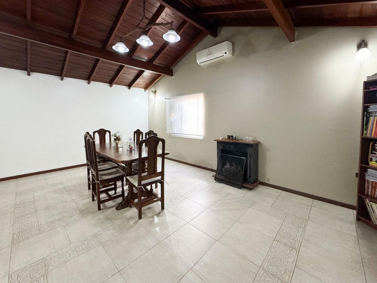 Casa 4 Ambientes C/Fondo y Pileta En Parque San Martin Merlo Apto Credito