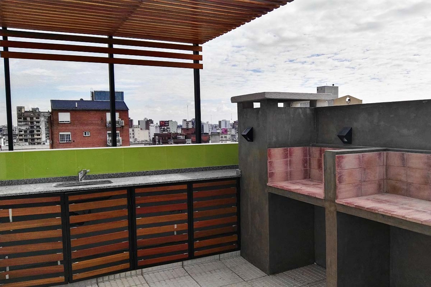 Depto 3 Ambientes Luminoso Con Doble Balcon En Moron Centro 