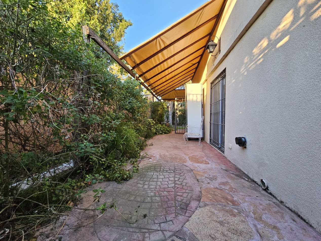 Casa 4 Ambientes C/Cochera En Castelar Norte