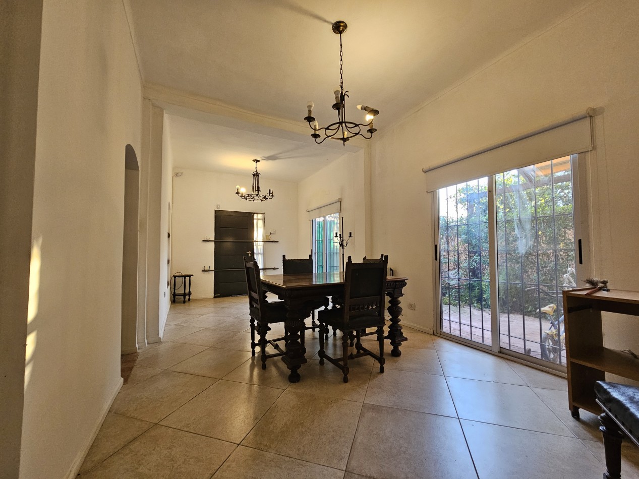Casa 4 Ambientes C/Cochera En Castelar Norte