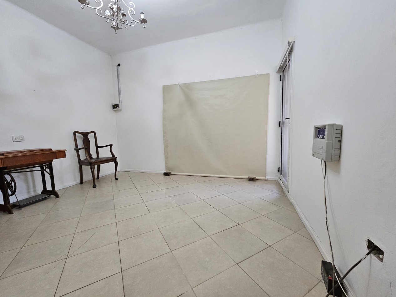 Casa 4 Ambientes C/Cochera En Castelar Norte