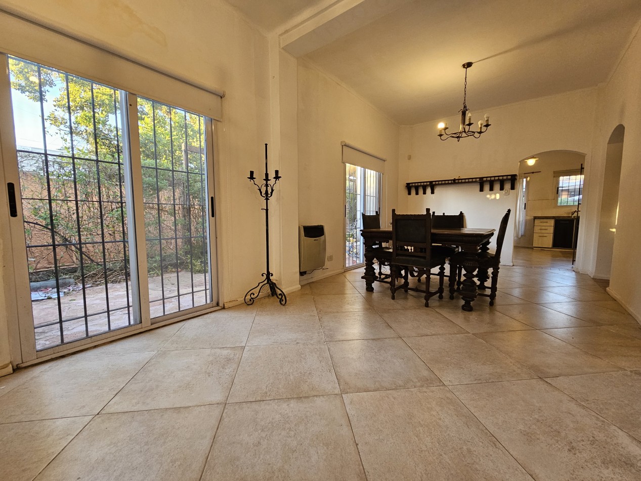 Casa 4 Ambientes C/Cochera En Castelar Norte