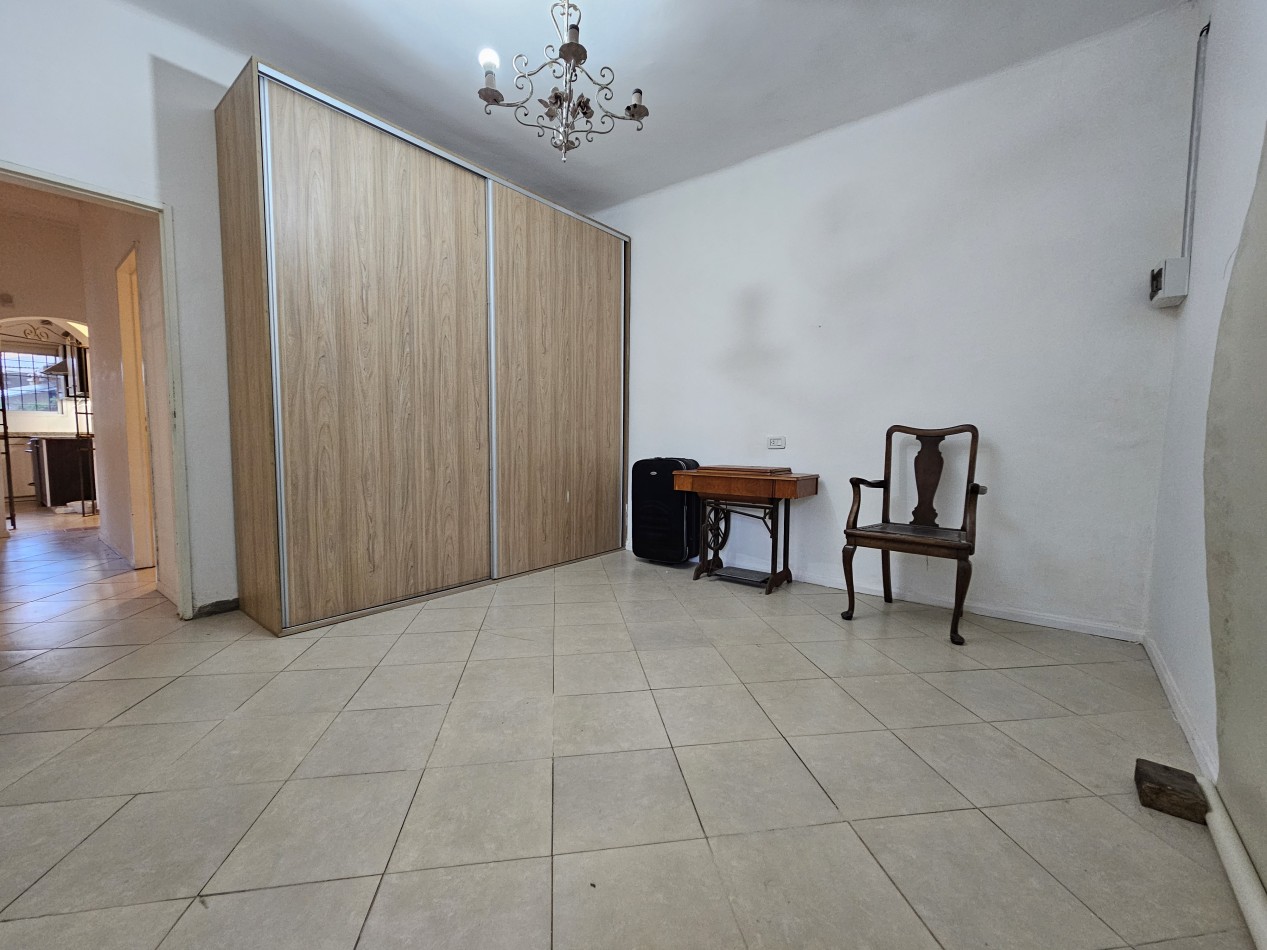 Casa 4 Ambientes C/Cochera En Castelar Norte