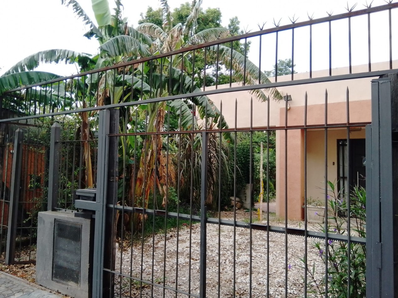 Casa 4 Ambientes C/Cochera En Castelar Norte